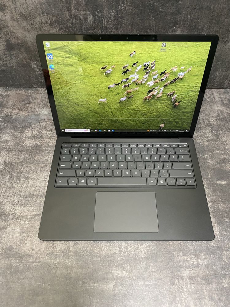 Microsoft Surface Laptop 4 Ryzen 7 4980u 8 ядер 16Gb 256Gb 13,5” 2K