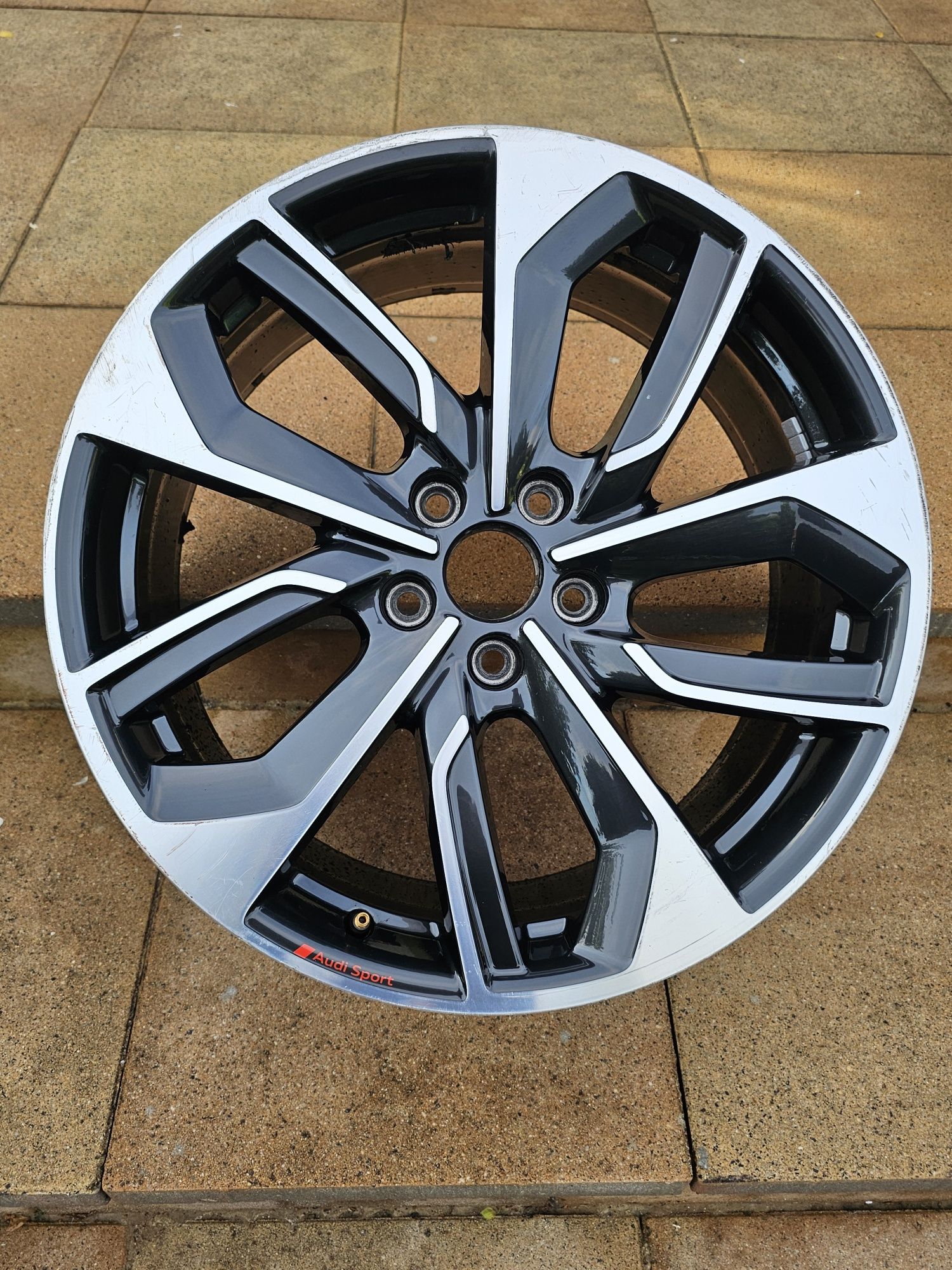 Felga 19cali 5x112 8j et49 oryginał Audi S3 A3 8Y0