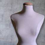 Metade de manequim feminino