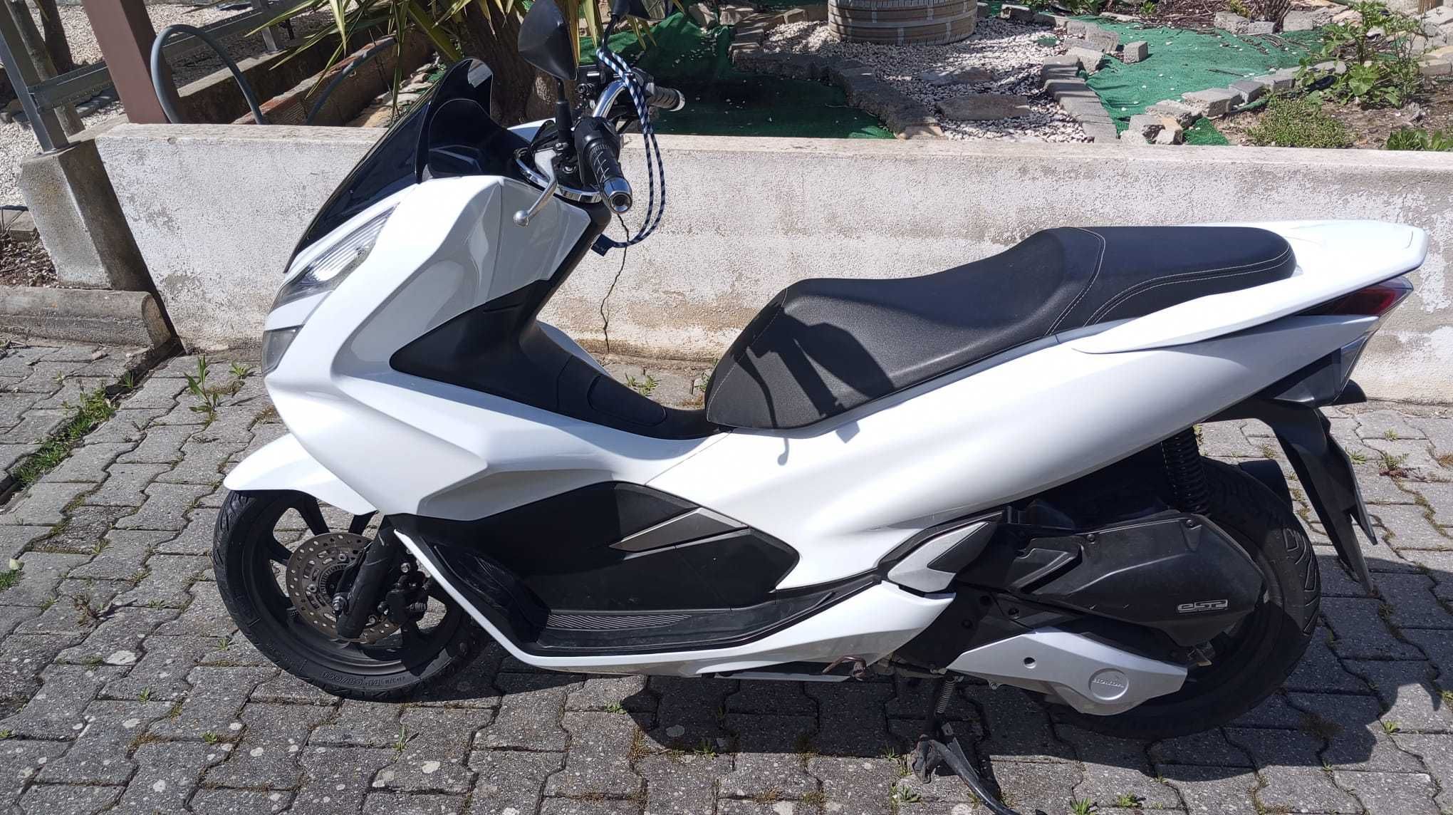 Vendo mota Pcx 2021 Muito conservada