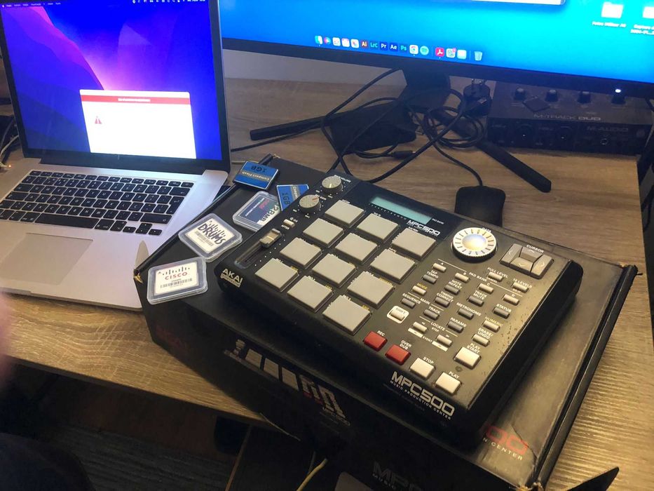Akai mpc 500 (Controlador MIDI)