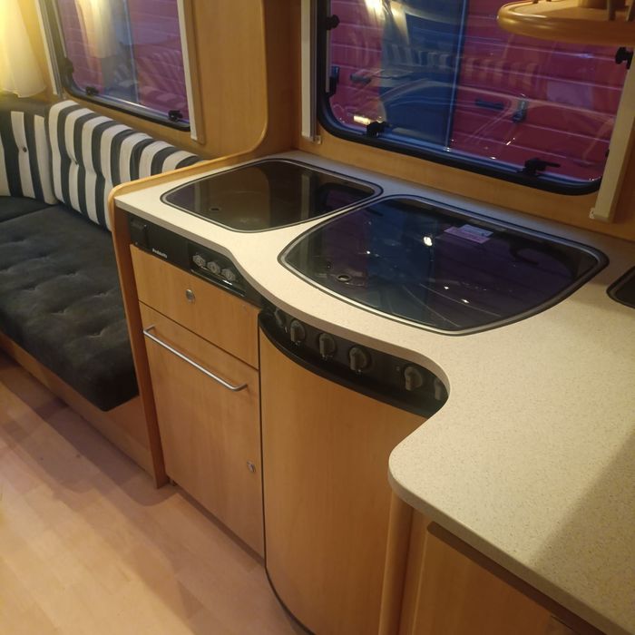 Каравани  кемпінг будинок на колесах причіп дача