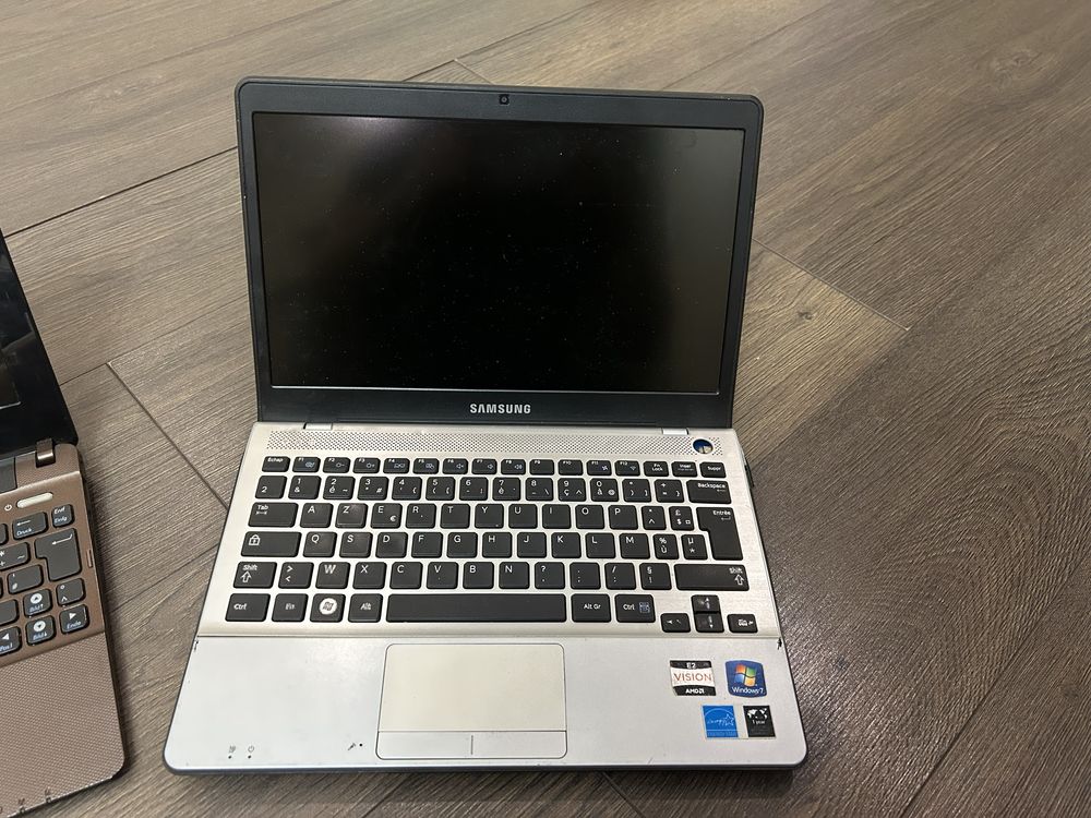 Asus Eee PC X101/ Samsung NP305u1a