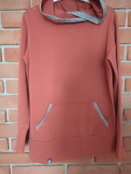 Miluba. Bluza z kapturem, rozmiar M.