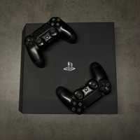Sony PlayStation 4 Pro (1 tb) + куча игр + два джойстика