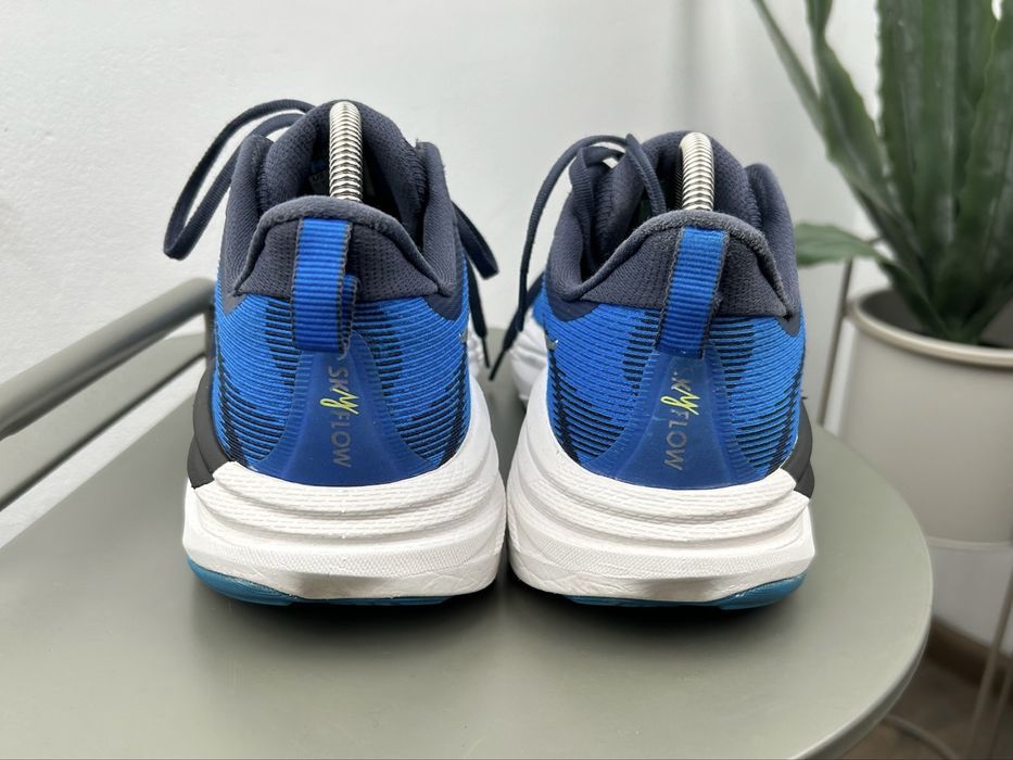 Оригінал! Кросівки Hoka Skyflow 44 розмір 03950