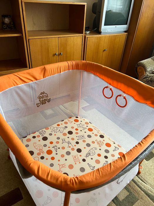 Манеж дитячий (залізний каркас)