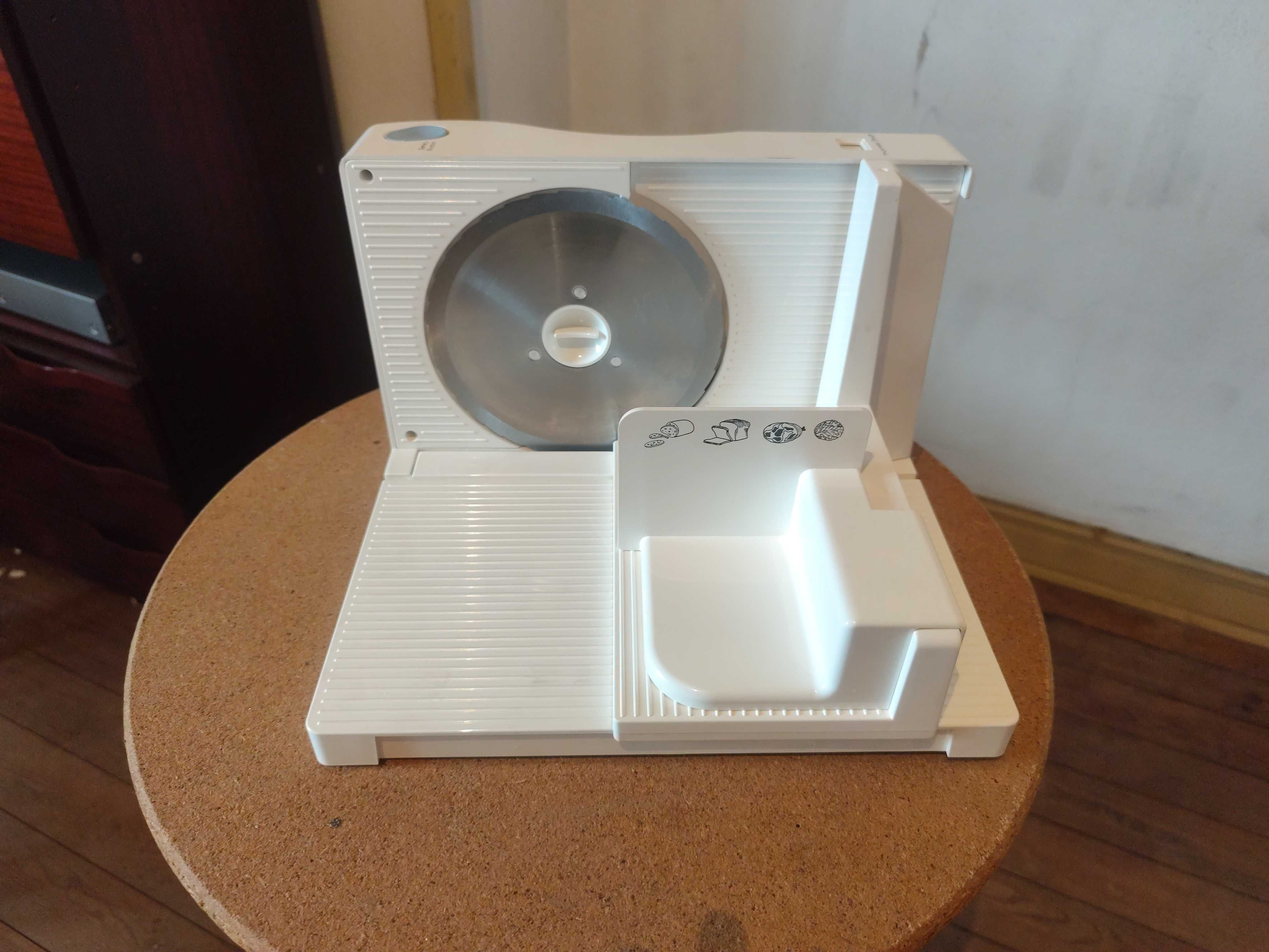 Conjunto de 2 fiambreiras em muito bom estado