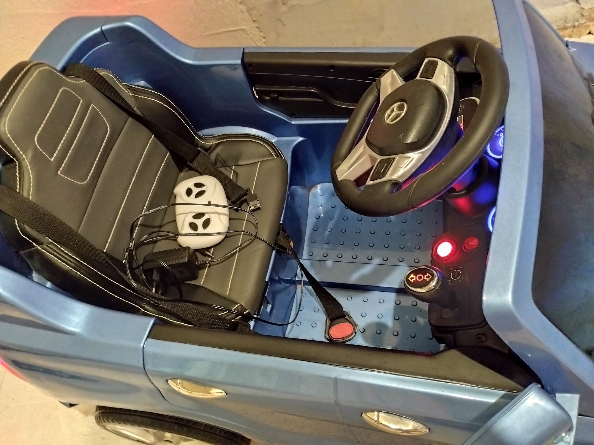 автомобіль  дитячій в продажі