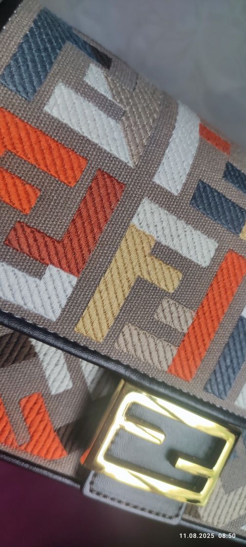 Нова Сумочка Fendi baguette