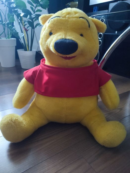 Maskotka miś puchatek