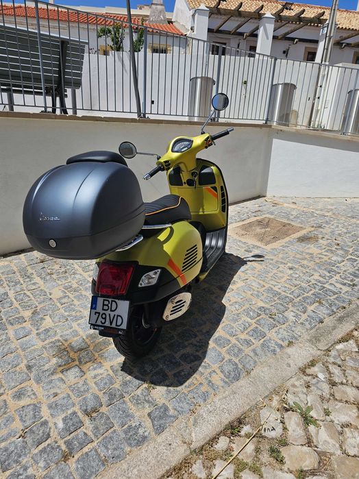 Piaggio vespa 300 GTS 2017 10,500km