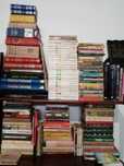 Muitos livros para venda