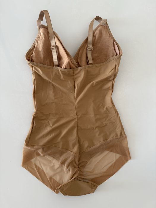 Modelujące body wyszczuplające