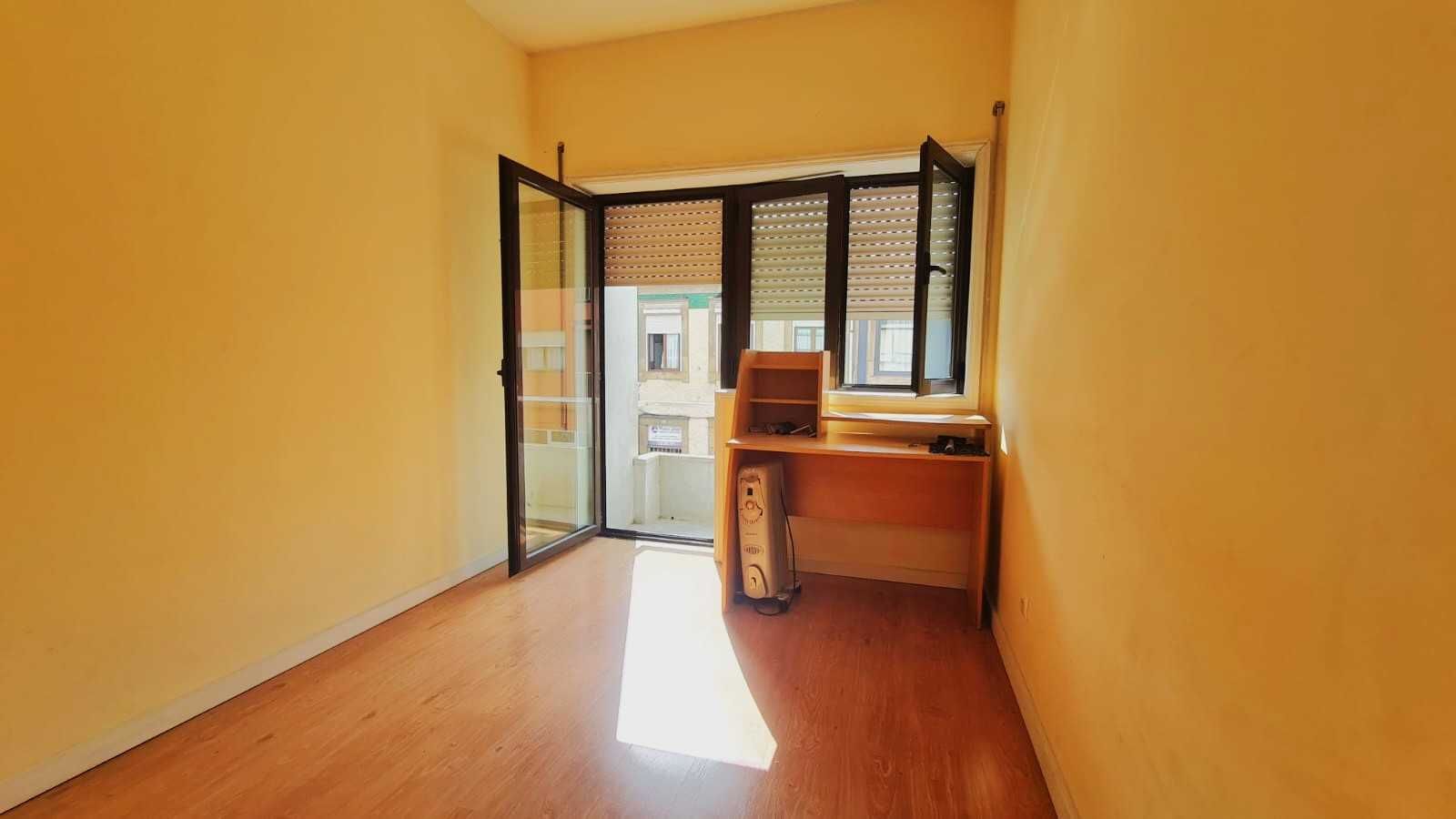 Arrendamento T2+1, com varanda, marquise, 2 quartos de banho, Paranhos