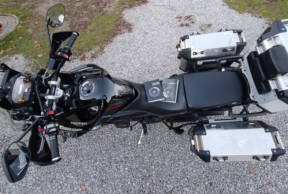 Triumph Tiger 800 XRX 850 * TABLET * 3x kufry ABS TC TEMPOMAT Full LED