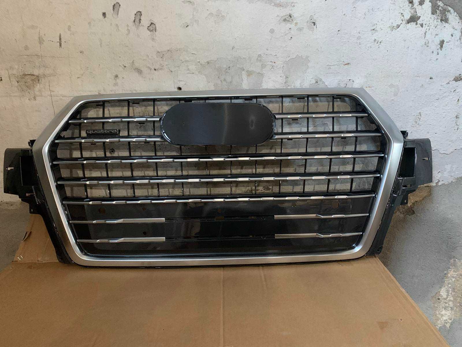 Audi Q7 Решетка радиатора  2016-2019 4M0-853-651-J-FUQ