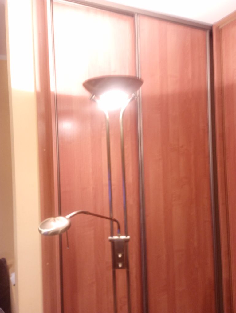 Lampa stojąca do salonu