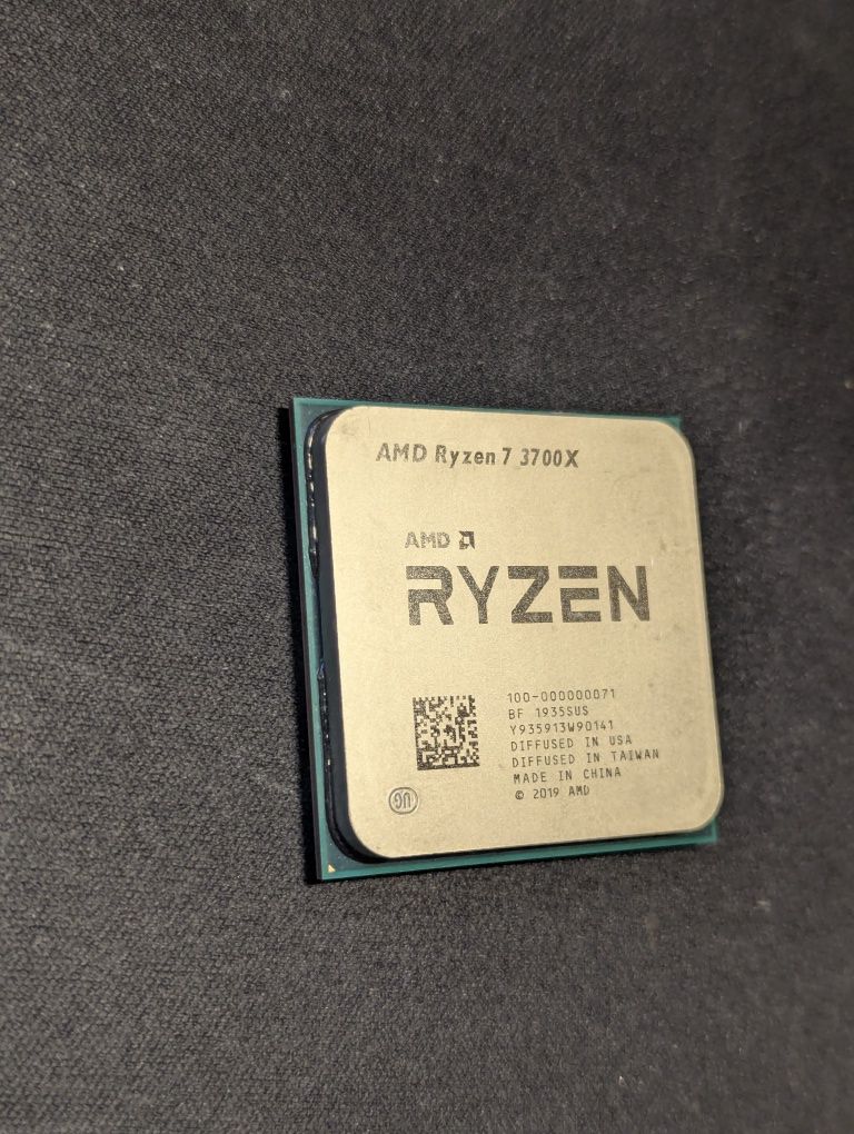Процесор Ryzen 7 3700X 8 ядер