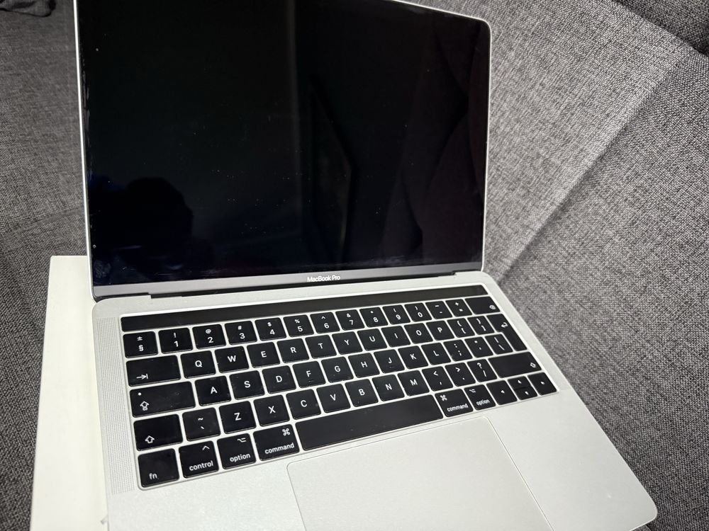 Macbook  pro 13 2017r