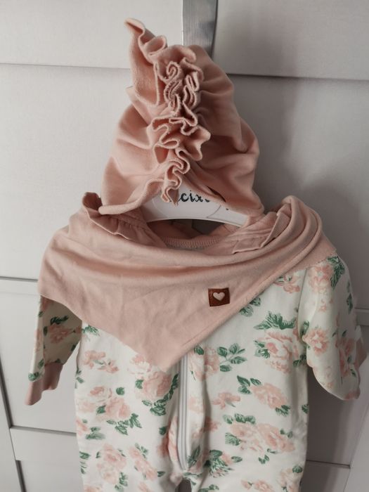 Sprzedam kombinezon wiosennu +czapka i chustka