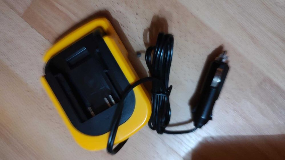 Mini ładowarka samochodowa do akumulatora Li-ion Dewalt 18 V 20 V