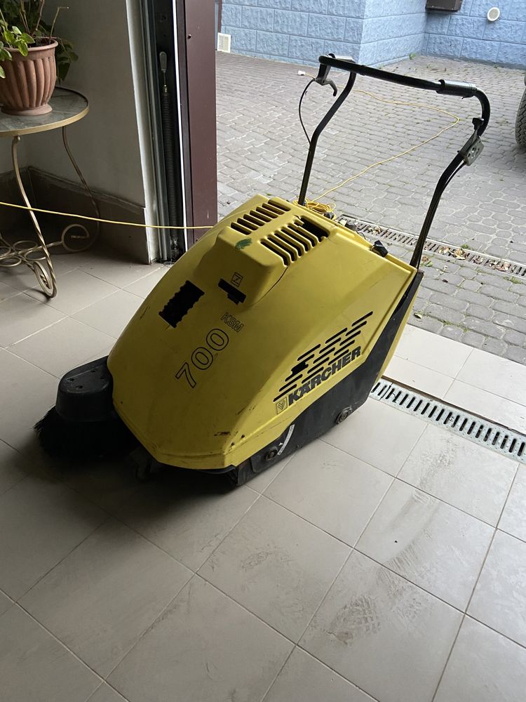 Порохотяг пилосос для бетону Karcher KSM 700