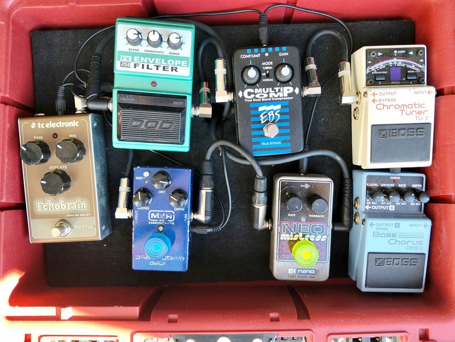 Pedais baixo boss MXR DOD TC