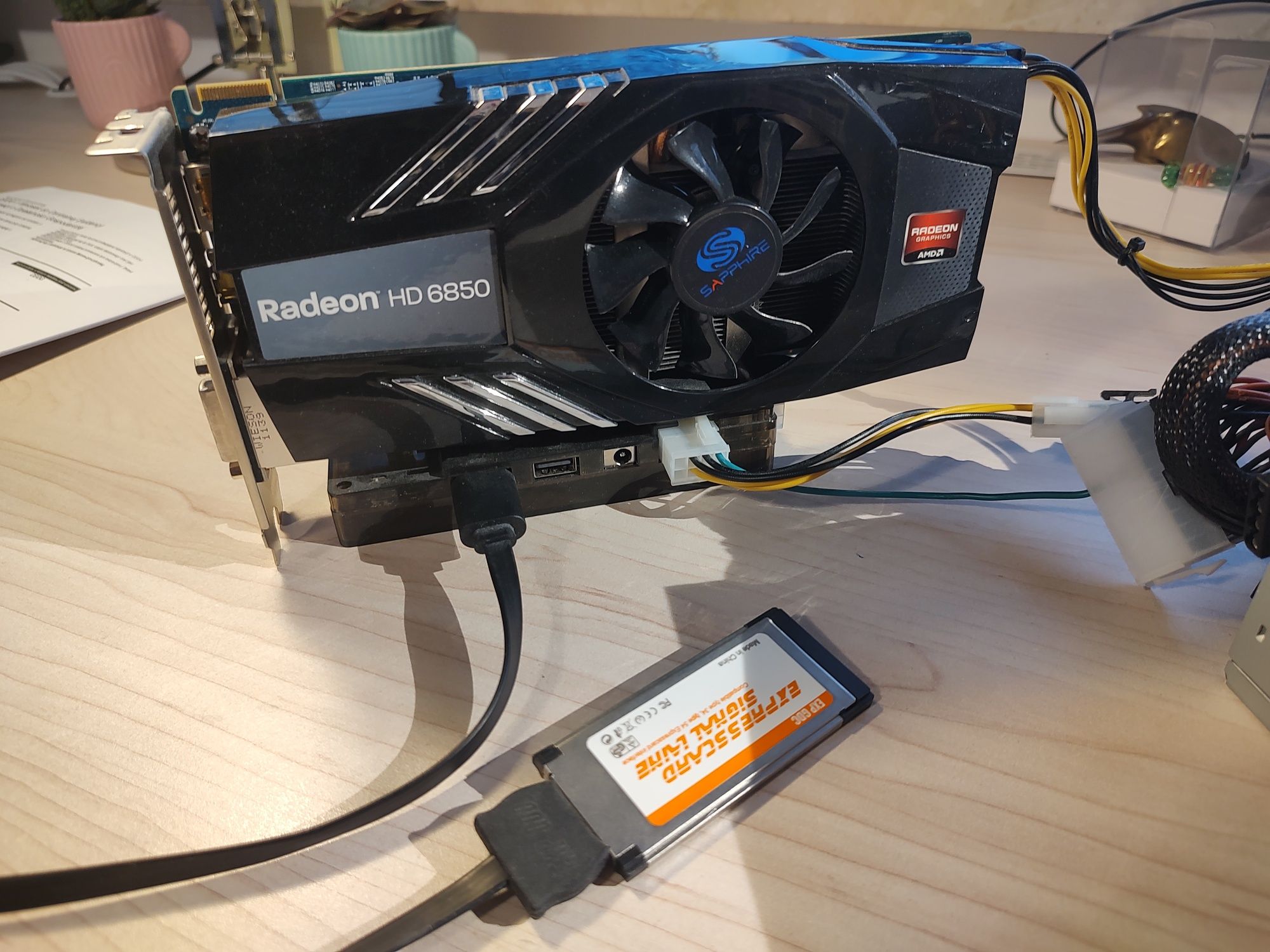 Zewnętrzna karta graficzna Radeon HD 6850 + zasilacz + Expresscard