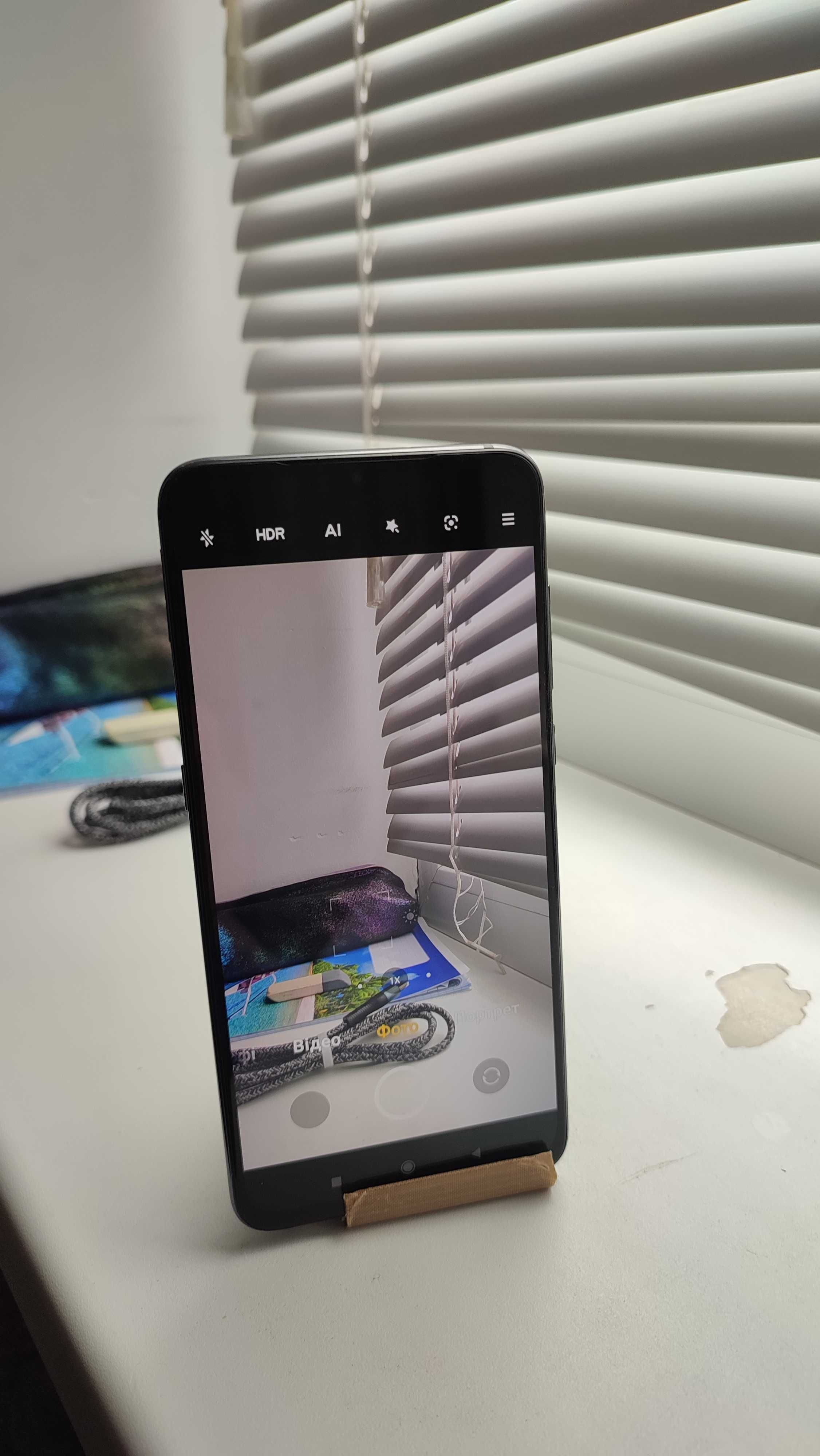 Продам смартфон Xiaomi mi 9,гарний стан.