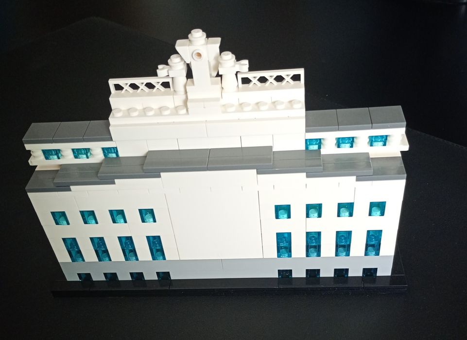 Construçoes LEGO montadas, com embalagens originais