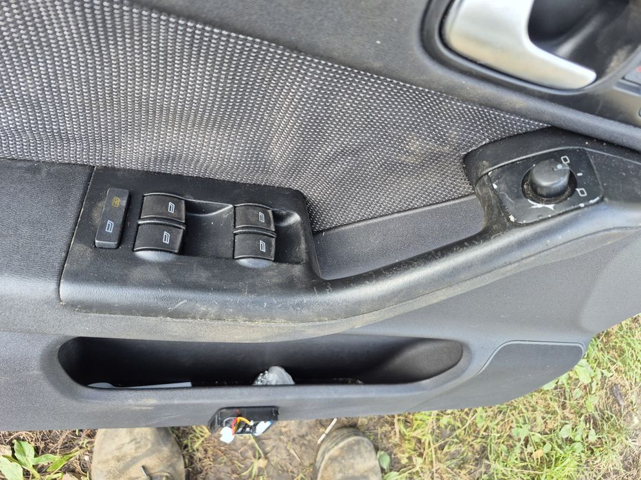 Podnosnik szyby,silniczek,pr,elaczniki Audi a3 8l ,5 drzwi