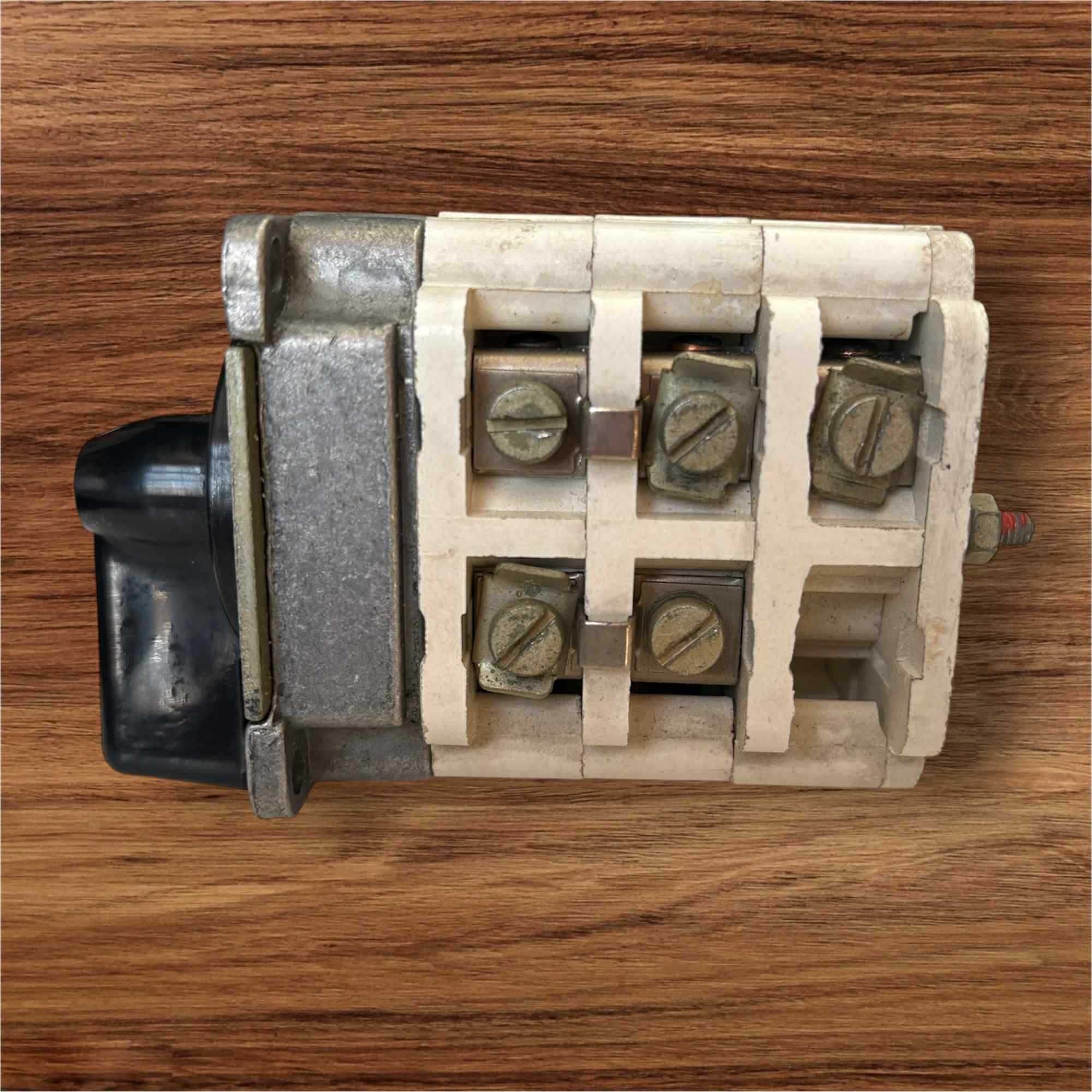 Łącznik krzywkowy LUMEL Łuk 25-41 25A 500v