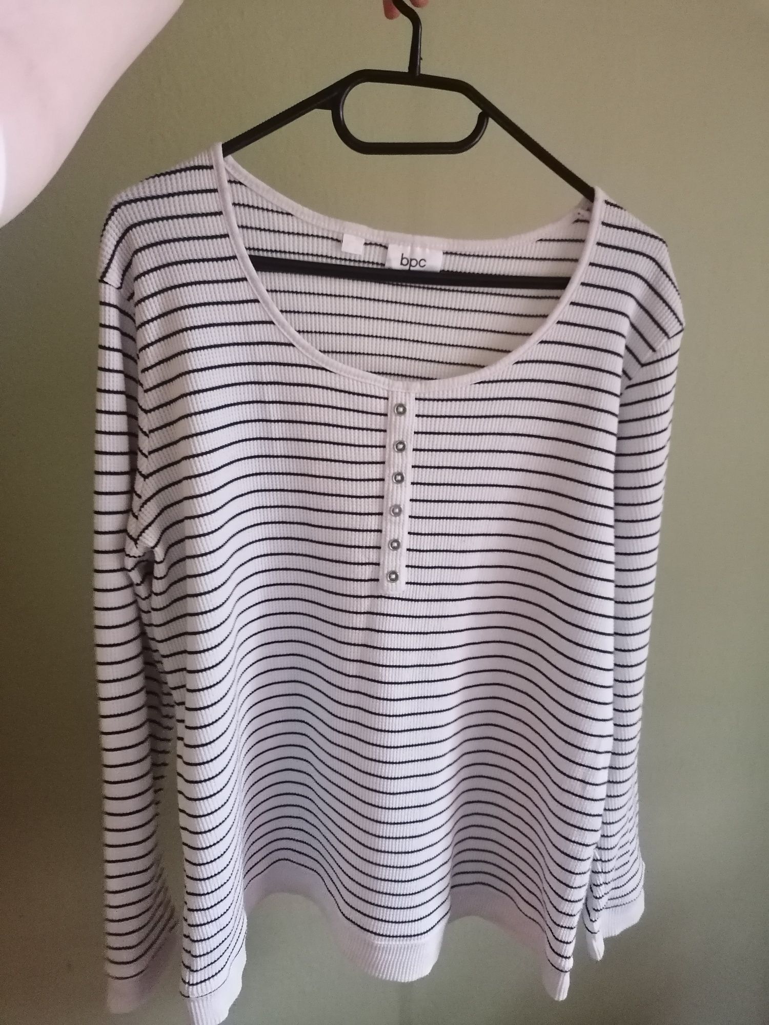 Sweter w paski kremowy biały granatowy bonprix