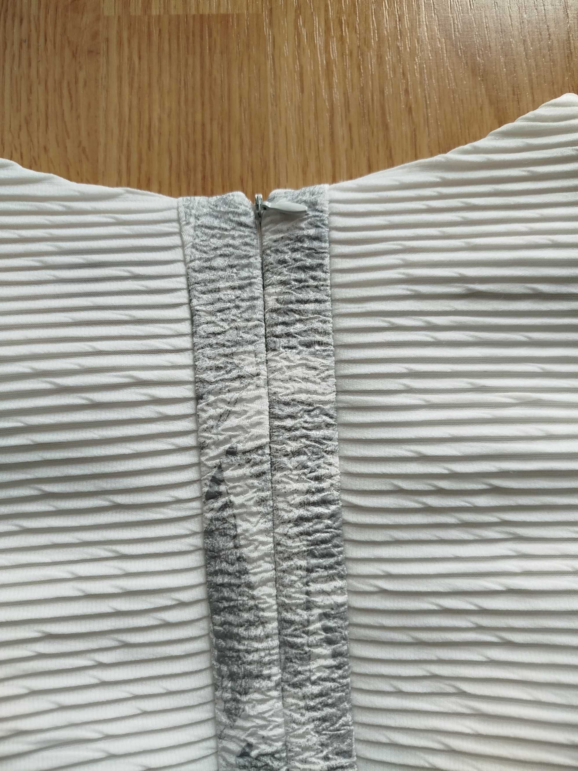 Elegancka sukienka kremowo- szara ze srebrnymi dodatkami, rozmiar 42