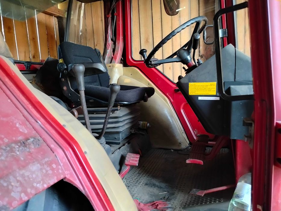 International 745 XL 72 konie