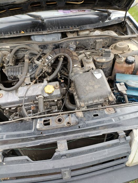 Ваз,-2199 газ-бензин 2008г