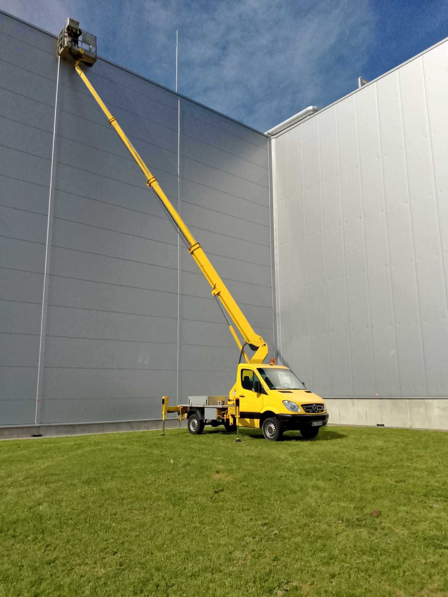 Wynajmę podnośnik koszowy 20m, 22m, 26m, 30m, 35, 45, 55m