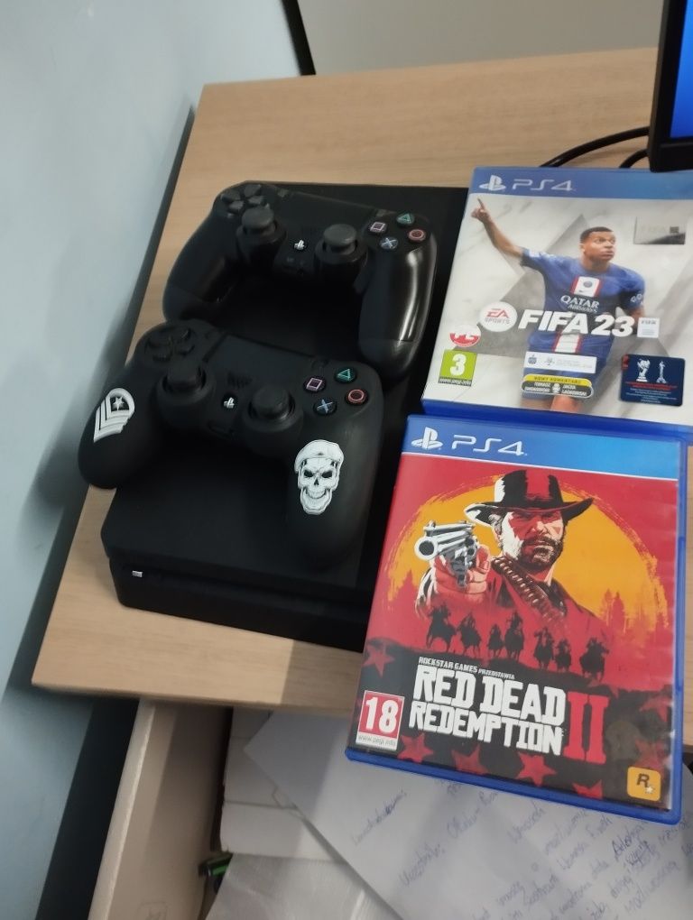 Konsola PS4 800gb