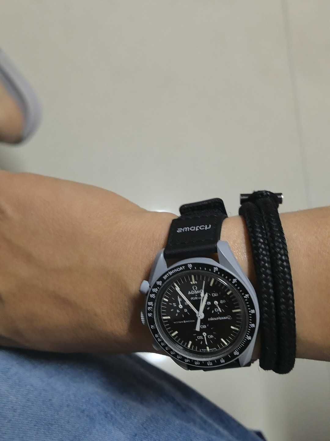 Omega x Swatch So33M100, zegarek z motywem Księżyca