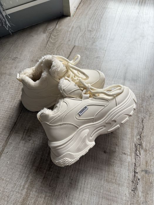 Зимові кросівки жіночі 36