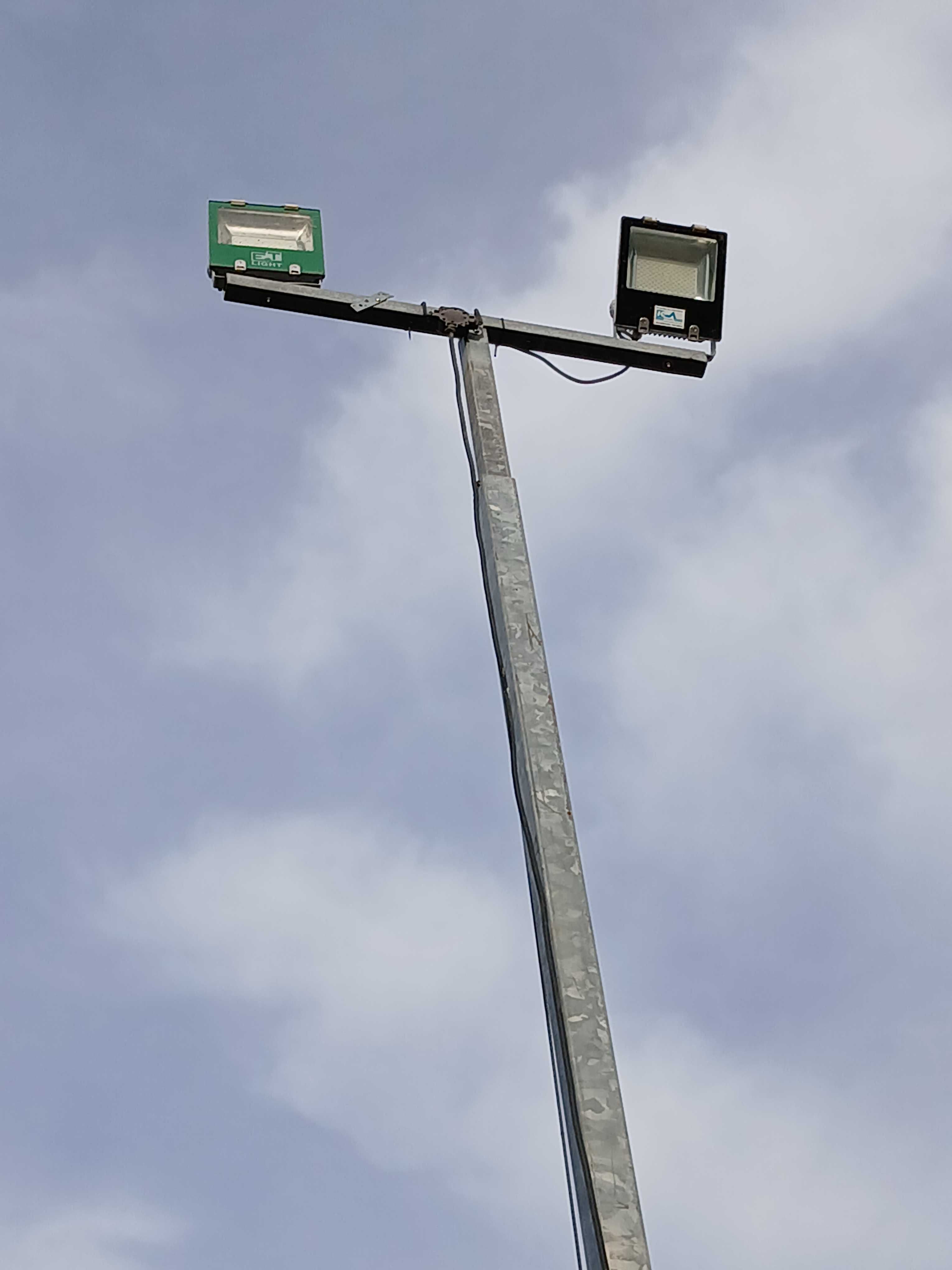 Lampy budowlane z betonową podstawą składane