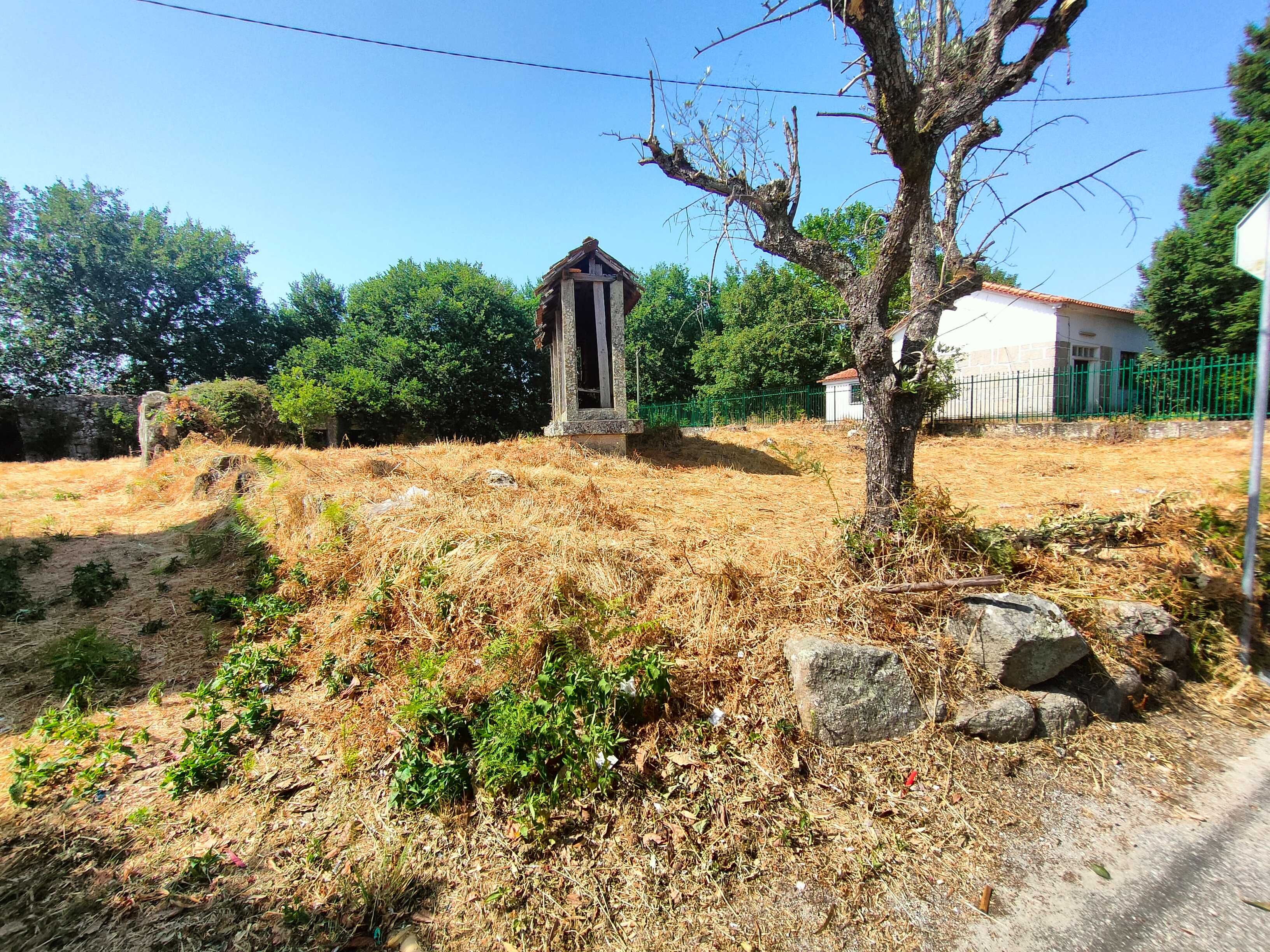 Arrenda-se terreno 3200m2 em Viseu
