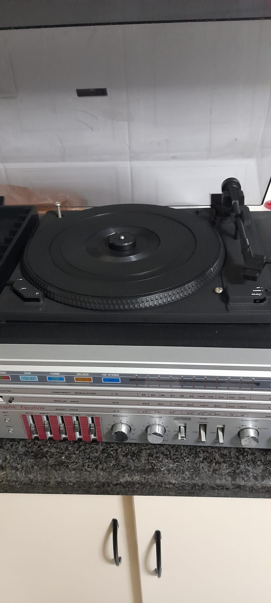 Vendo Aparelho de música, Gira Disco