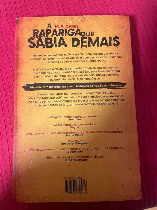 A Rapariga que Sabia Demais