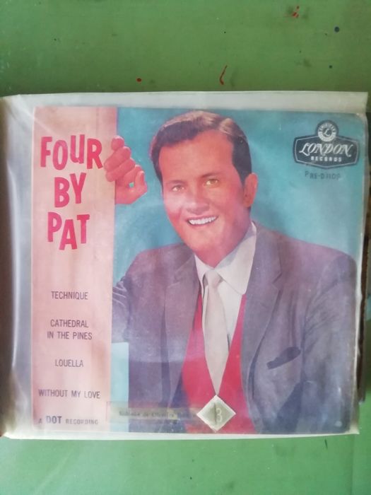 12 Discos vinil, desde Amália a Paulo de Carvalho