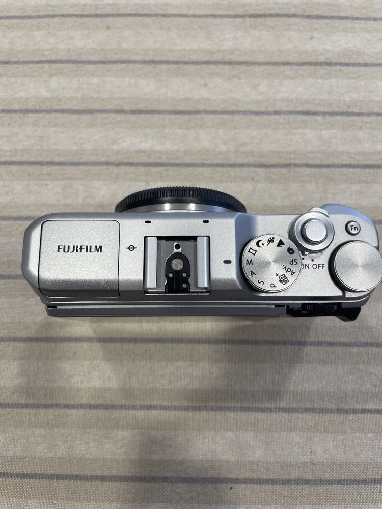 Vendo Fujifilm X A5 para peças ( ler descrição)
