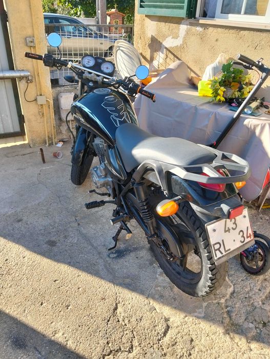 Zontes 125 café racing motor Honda como nova