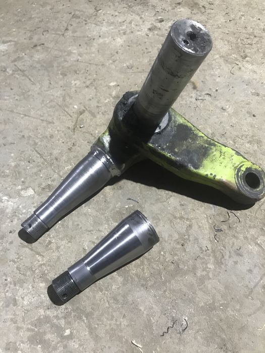 Ремонт Задня цапфа поворотній кулак комбайна claas John deere