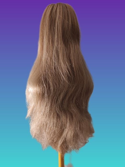 Парик, шиньон, хвіст